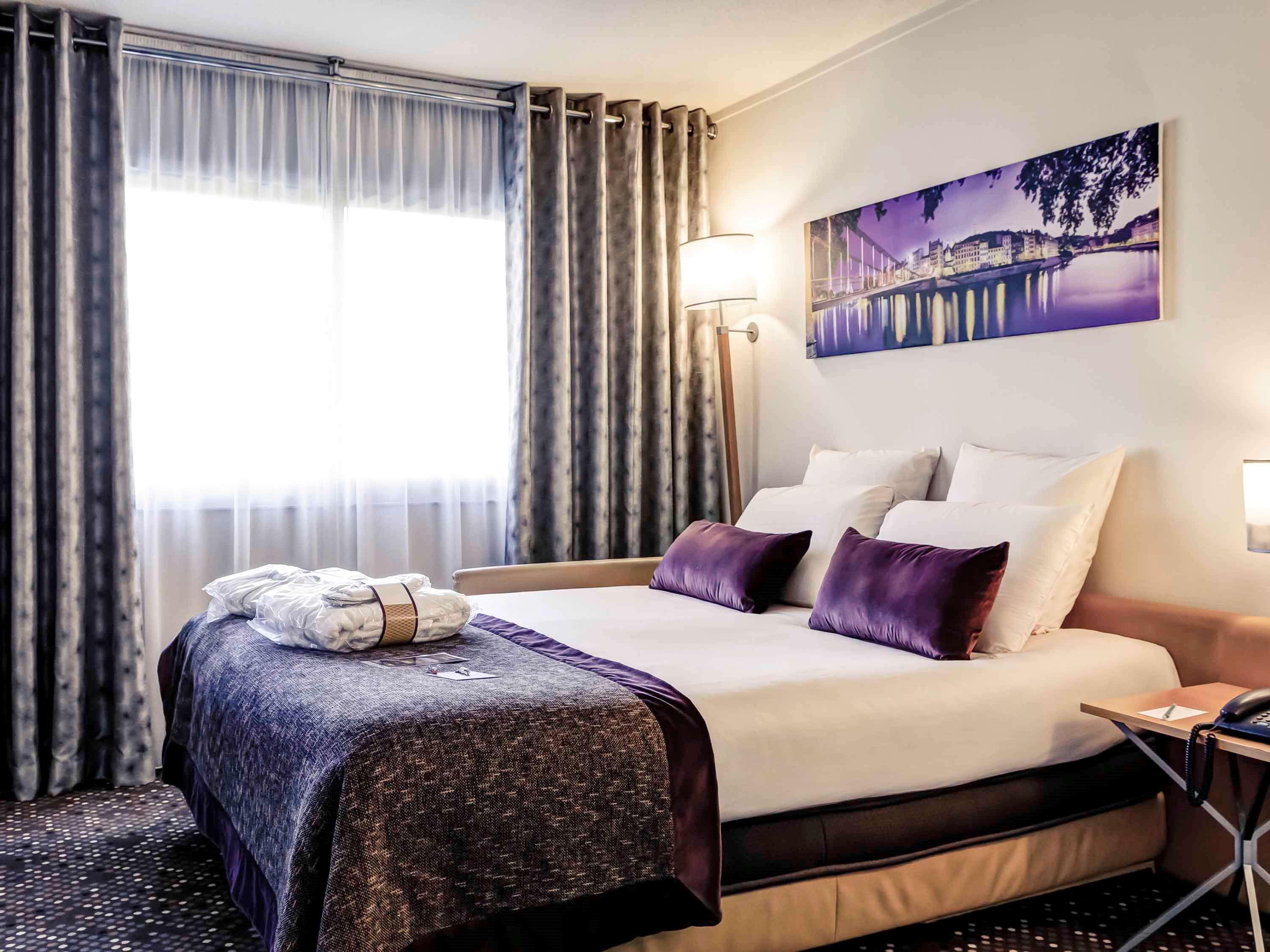 Mercure Lyon Charbonnieres Экстерьер фото