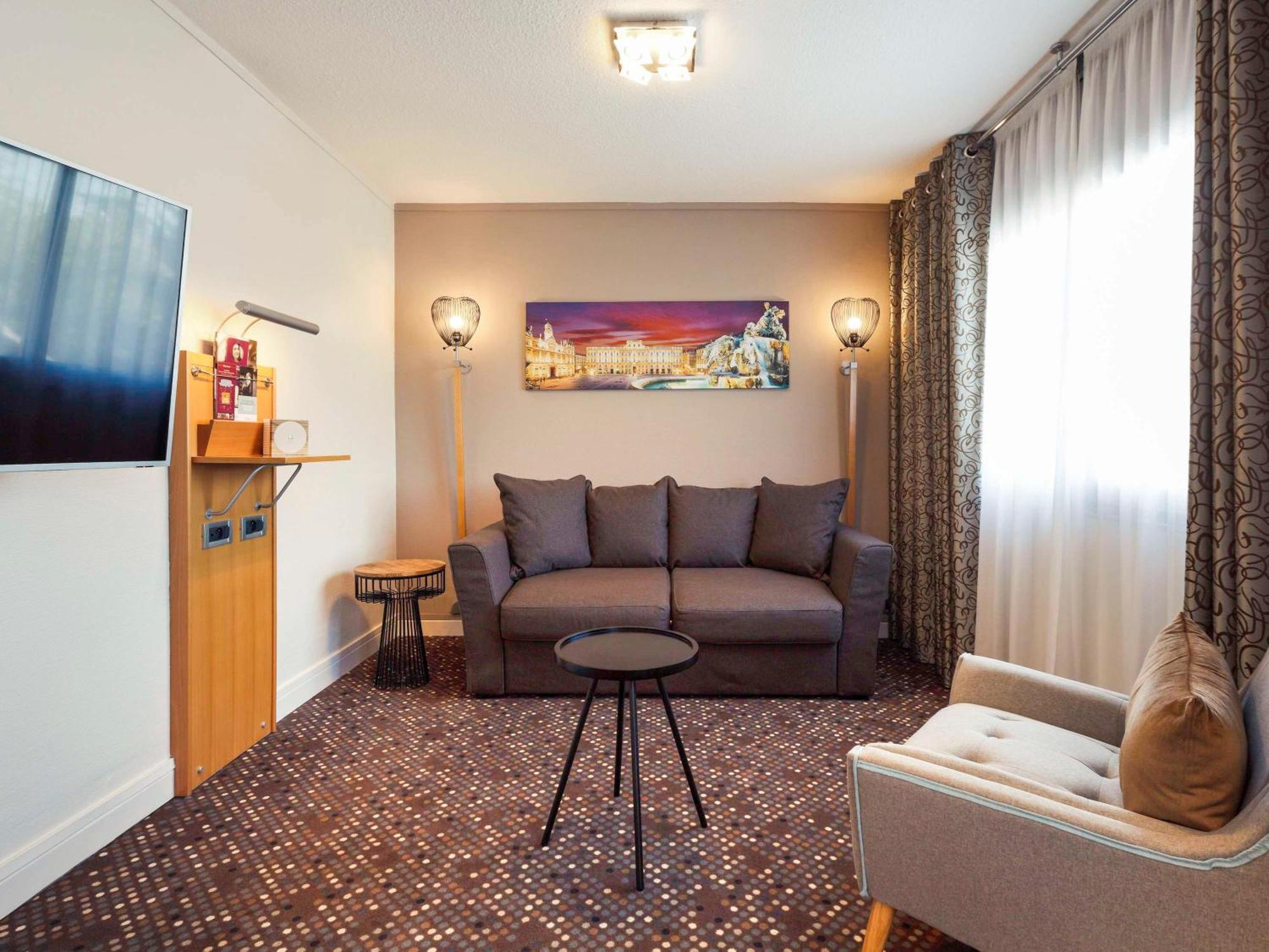 Mercure Lyon Charbonnieres Экстерьер фото