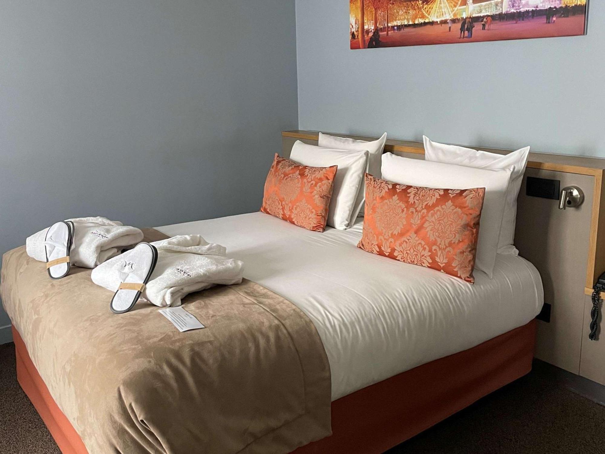 Mercure Lyon Charbonnieres Экстерьер фото
